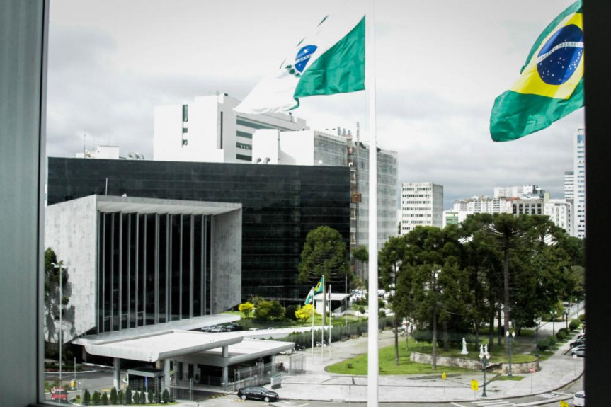 Fachada Assembleia Legislativa do Paraná.