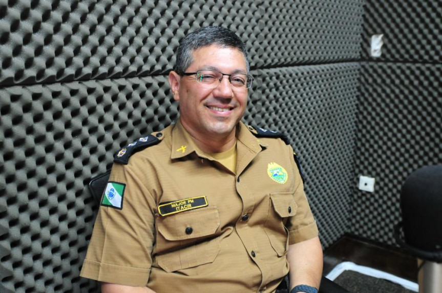 Programa de Rádio Assembléia entrevista major Itacir Antônio Alves Pereira.