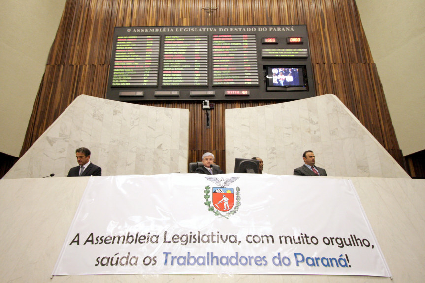 Sessão especial em homenagem ao Dia do Trabalhador.