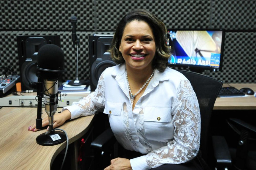 Programa Rádio Assembléia entrevista Susana Leal.