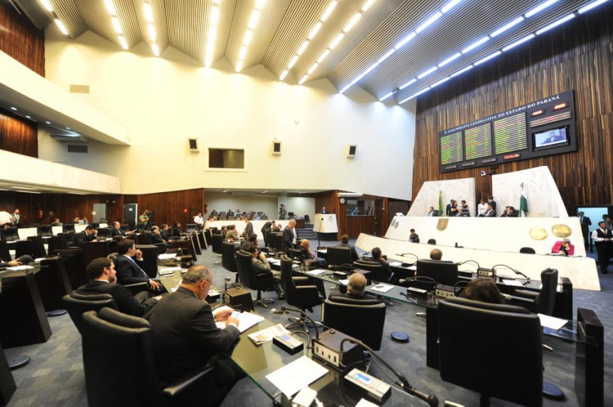 Deputados aprovam projeto que trata do ajuste fiscal do Governo do Estado
