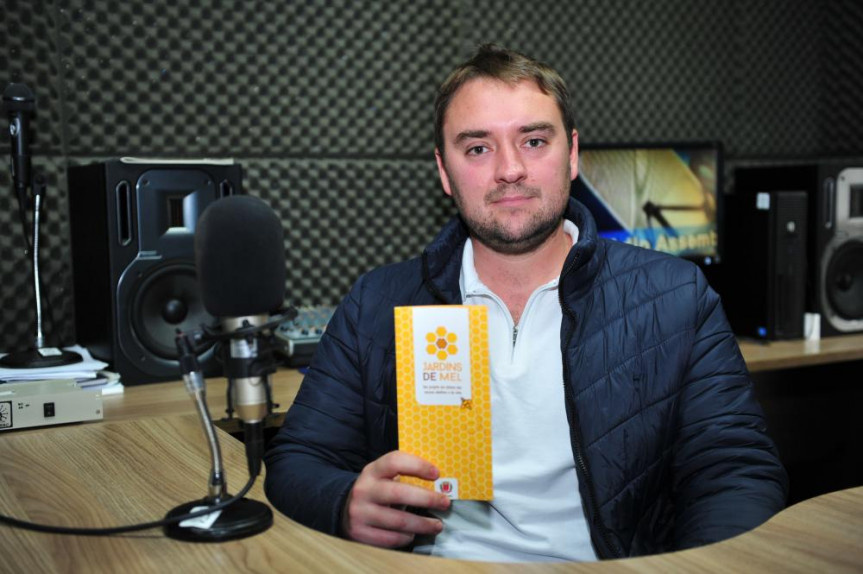 Programa de Rádio Assembléia entrevista Felipe Thiago de Jesus.