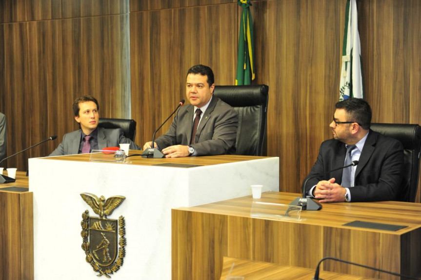 Deputado Pastor Edson Praczyk (PRB), participa da última sessão dos deputados universitários.