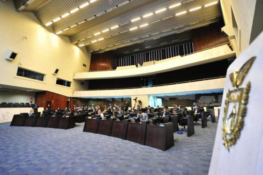 Estudantes de diversas instituições marcaram presença na última edição do Parlamento Universitário.