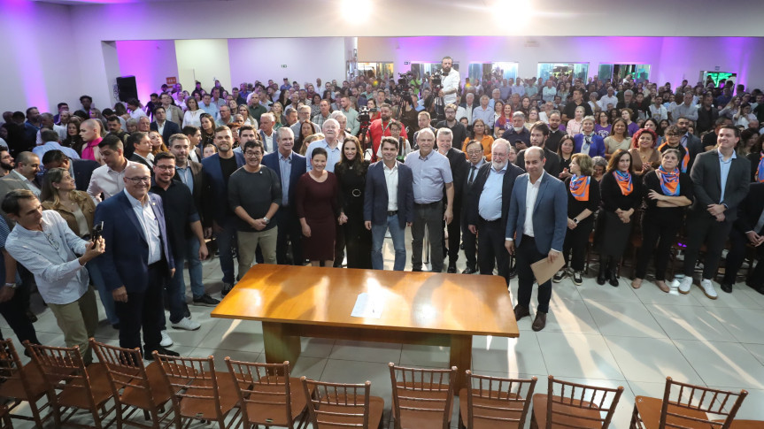 Sessão Especial ocorreu na noite desta quinta-feira (15).