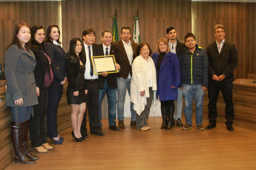  Entrega de menção honrosa aos diretores da Faculdade São Brás por proposição do deputado Gilson de Souza (PSC).