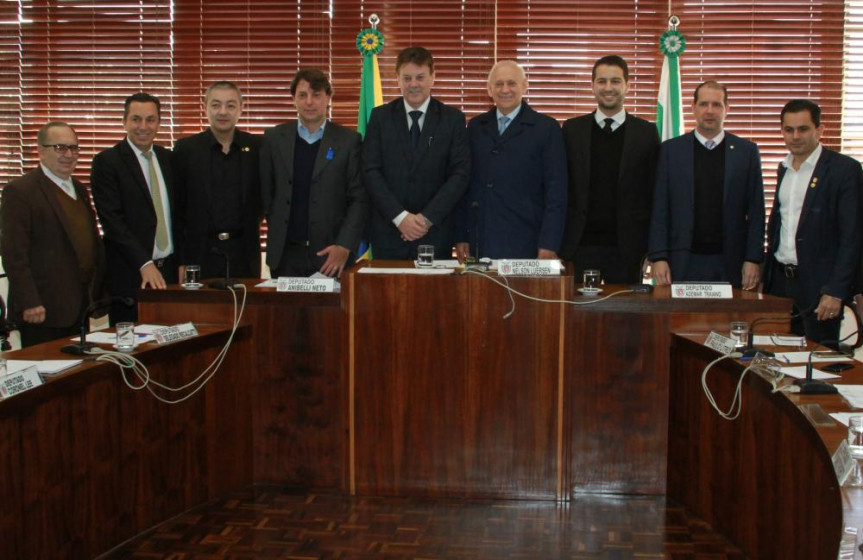 Deputados que integram a Frente Parlamentar pela Reabertura da Estrada-Parque Caminho do Colono participam de audiência pública em Capanema e Medianeira.