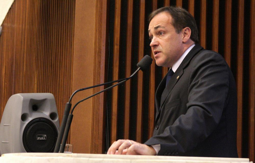 Deputado Stephanes Júnior (PMDB).