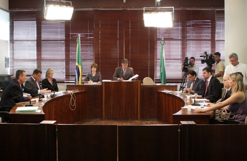 Comissão de Defesa do Consumidor discute sobre a cobrança de material escolar de uso coletivo.