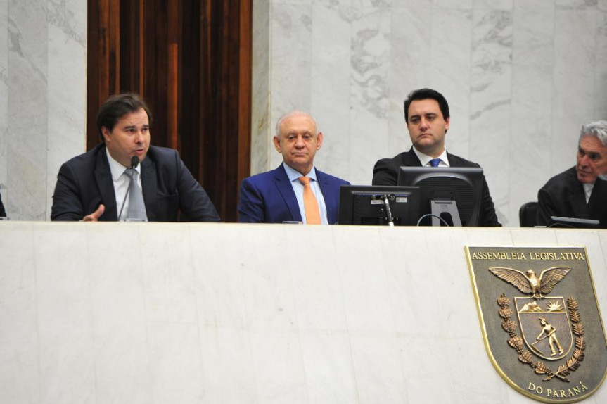Presidente da Câmara dos Deputados, deputado Rodrigo Maia (DEM-RJ) esteve na Assembleia Legislativa do Paraná em uma sessão especial para debater o marco regulatório das PPPs.