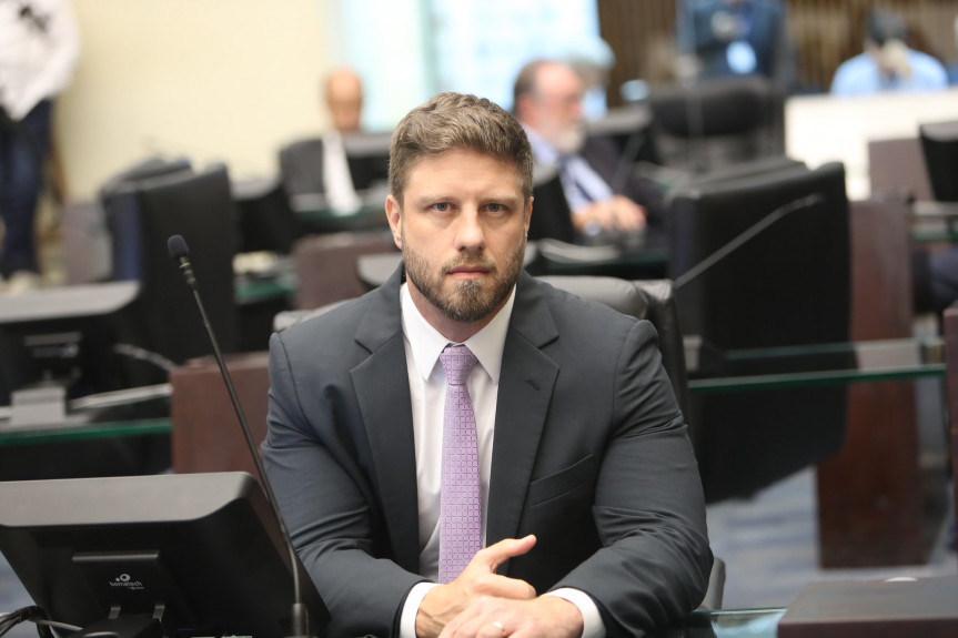 Deputado Requião Filho (MDB).