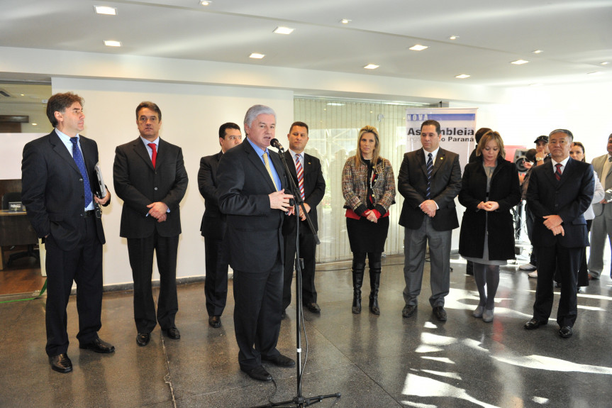 Deputados em inauguração na Alep
