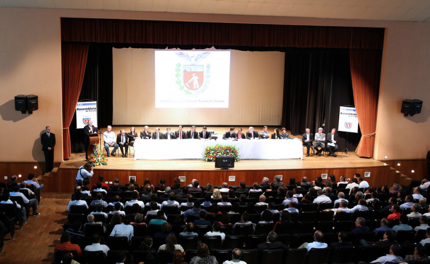Deputados participam da sétima sessão de interiorização no norte do Paraná