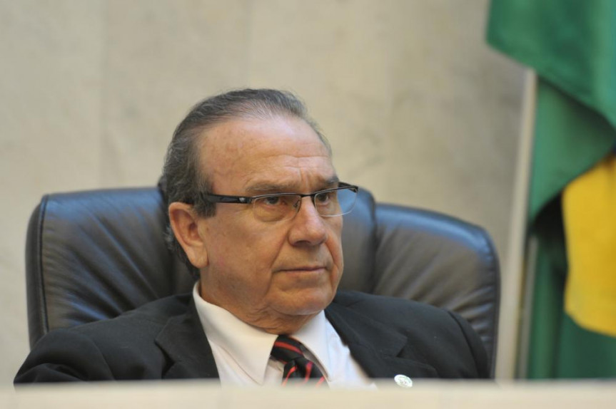 Deputado Jonas Guimarães (PMDB), presidente da Comissão de Finanças.