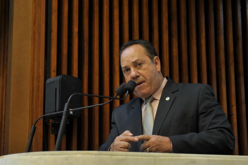 Deputado Roberto Aciolli (PV).