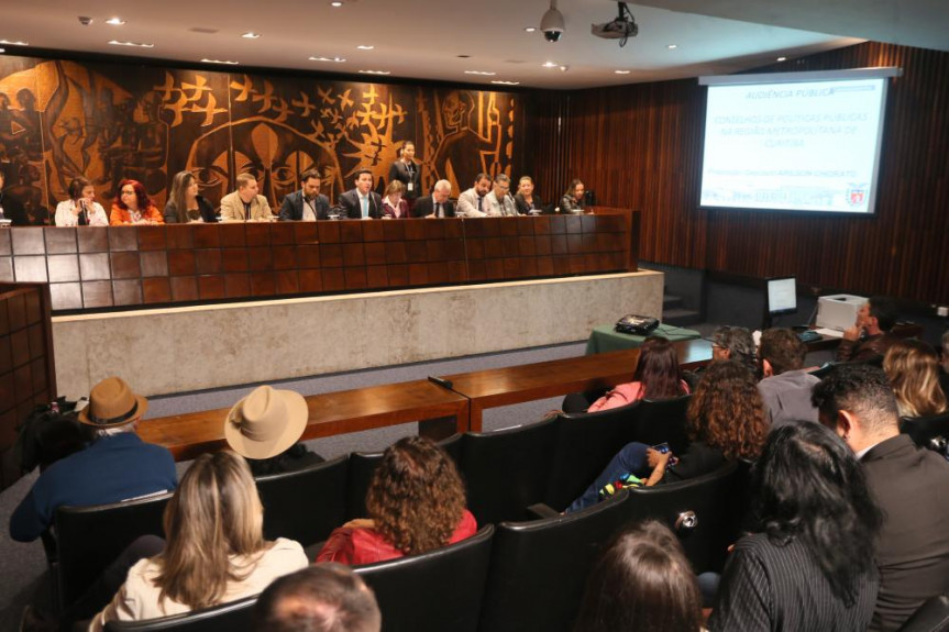 Representantes da sociedade organizada se reuniram em audiência pública proposta pelo deputado Arilson Chiorato (PT) sobre Conselhos de Políticas Públicas na Região Metropolitana de Curitiba.