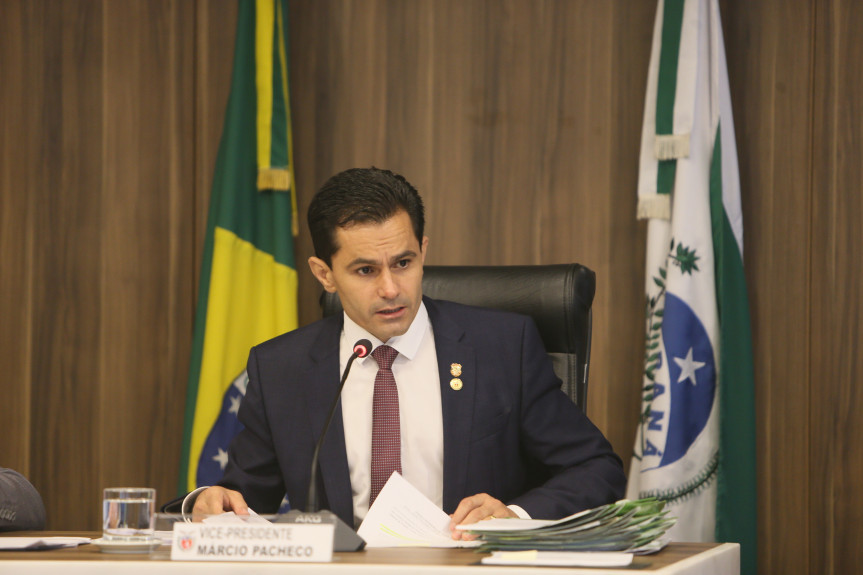 A reunião da Comissão de Constituição e Justiça (CCJ) desta terça-feira (02) foi presidida pelo deputado Marcio Pacheco (PDT) que anunciou duas reuniões da Comissão para eta terça-feira (03).