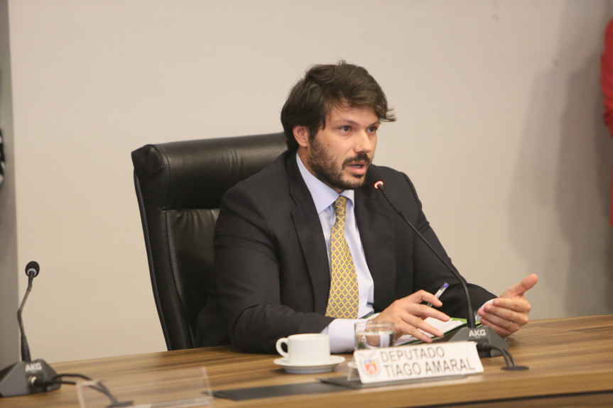 Deputado Tiago Amaral, relator na Comissão de Finanças dos projetos do Poder Executivo que alteram dispositivos da Previdência dos servidores.