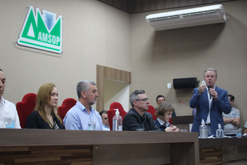 Deputado Corti defende cadeia produtiva do leite em evento com produtores