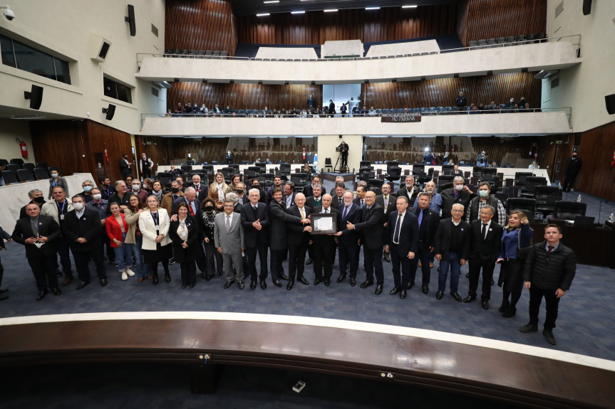 A Assembleia Legislativa do Paraná homenageou nesta segunda-feira (27) o cinquentenário do Instituto de Desenvolvimento Rural do Paraná (IDR-Iapar-Emater).