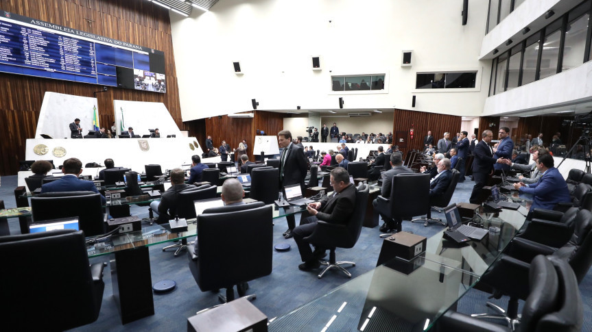 A primeira votação pós-recesso teve como destaque a aprovação de propostas voltadas à saúde dos paranaenses.
