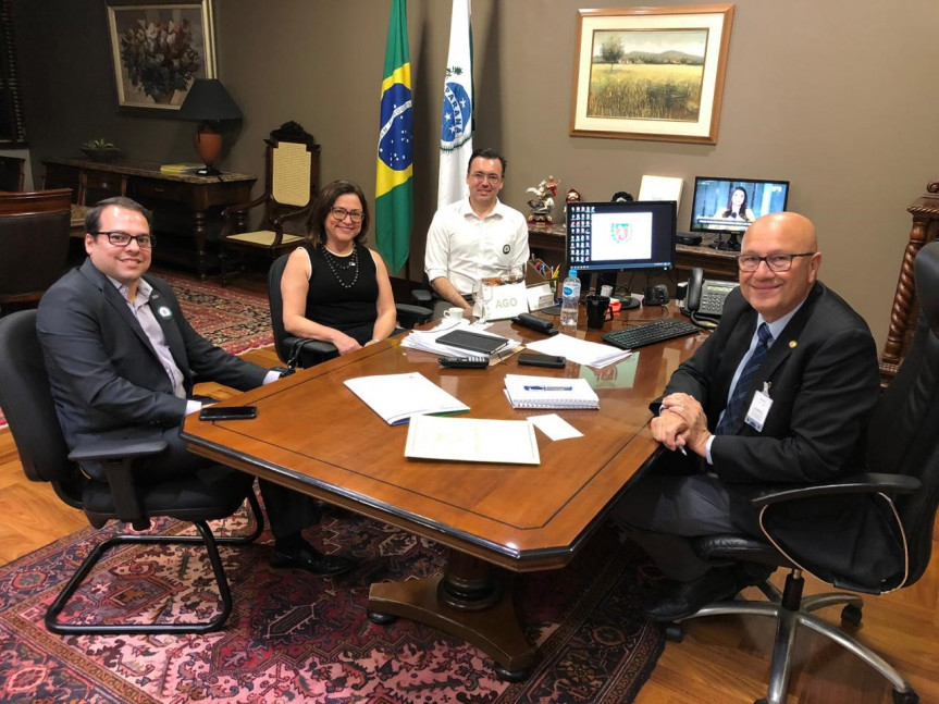 Deputado Luiz Claudio Romanelli (PSB) propõem Voto de Congratulações pelos 15 anos de fundação da Universidade Estadual do Norte do Paraná (UENP).