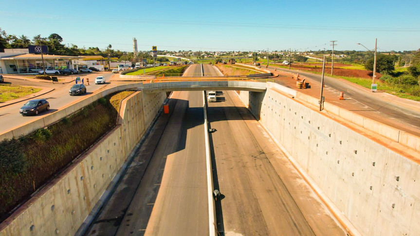 Viaduto do Bratislava, na BR-369, na cidade de Cambé, onde teve a obra, mas a sinalização ainda não foi atualizada.