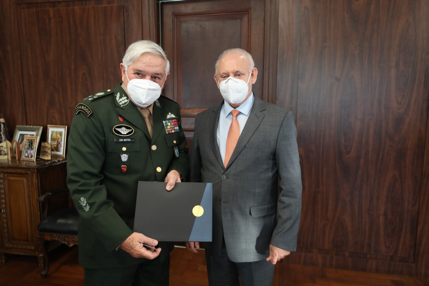 Presidente do Legislativo, deputado Ademar Traiano, recebeu nesta quarta (5) o general Luis Carlos Gomes Mattos, presidente do Superior Tribunal Militar (STM).