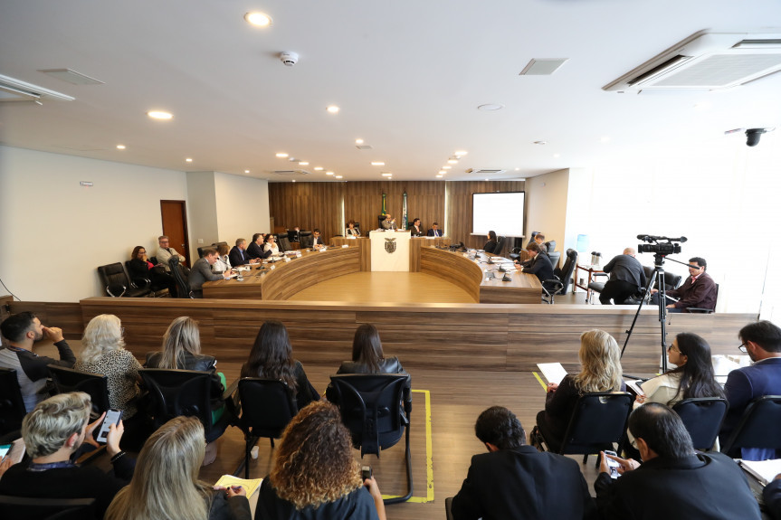 Secretário Beto Preto apresentou aos deputados da Comissão de Saúde a prestação de contas dos investimentos na saúde.