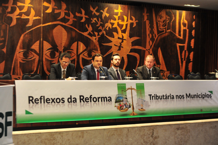 Audiência pública debateu os Reflexos da Reforma Tributária nos Municípios.