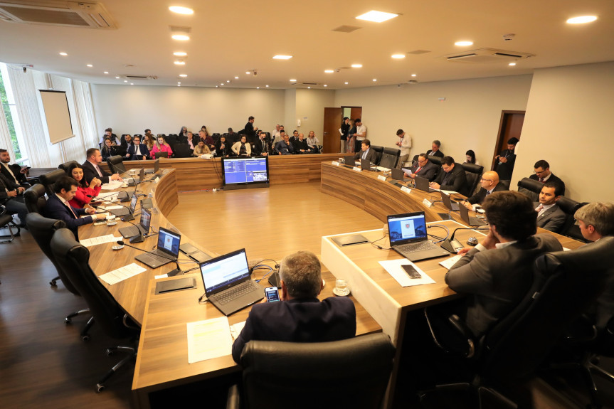 Reunião aconteceu no Auditório Legislativo, no início da tarde desta terça-feira (17).