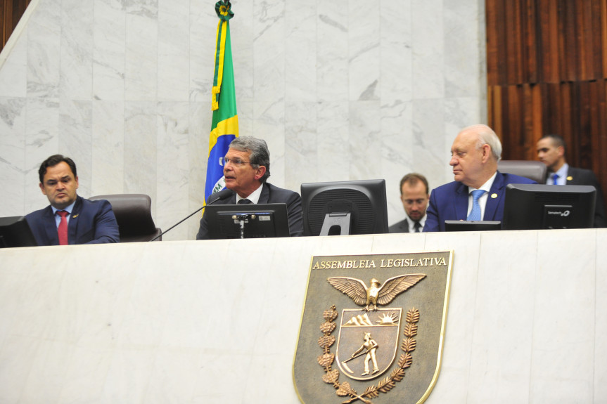General Joaquim Silva e Luna, diretor-presidente da Itaipu, falou aos deputados sobre os investimentos da empresa no Paraná.
