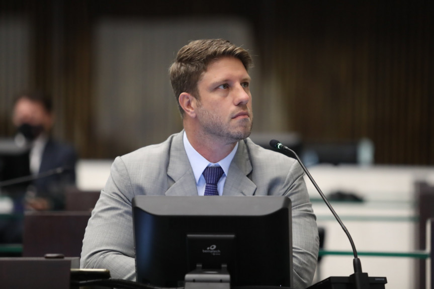 Deputado Requião Filho (MDB).