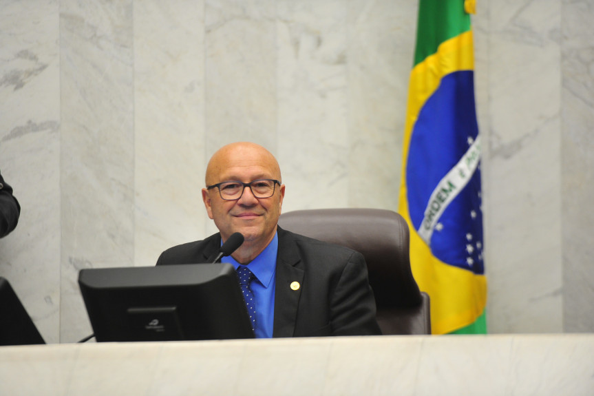 Deputado Luiz Claudio Romanelli (PSB), 1º secretário da Assembleia