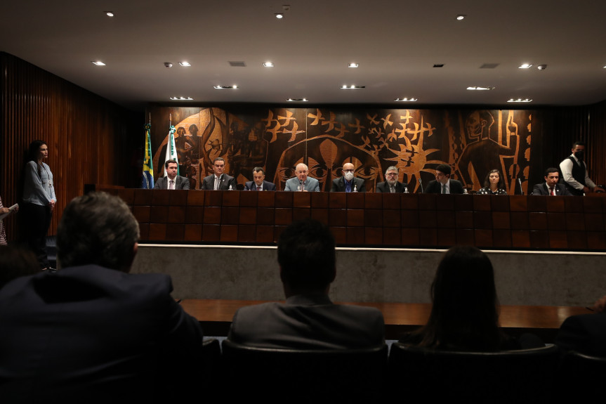 Concilia Paraná - mutirão para atendimento de casos ligados ao direito de família é lançado na Assembleia Legislativa do Paraná.