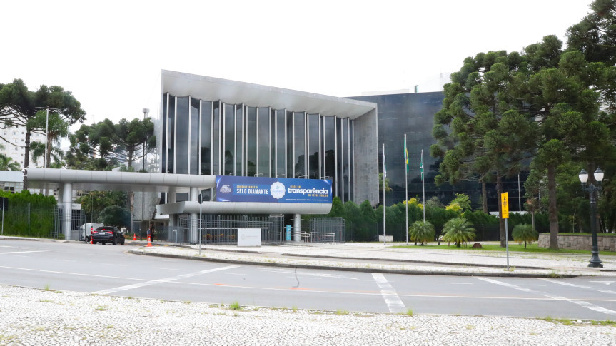 Nesta segunda-feira (16) serão realizadas duas sessões plenárias, sendo uma ordinária e outra extraordinária.