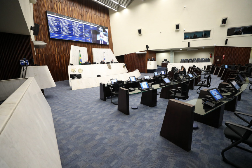 Pela primeira vez, foi utilizado o Sistema de Deliberação Misto para a realização da sessão plenária na Assembleia Legislativa do Paraná.