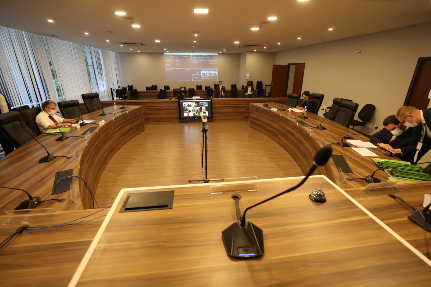 Reunião da Comissão de Constituição e Justiça (CCJ) da Assembleia Legislativa desta terça-feira (9).