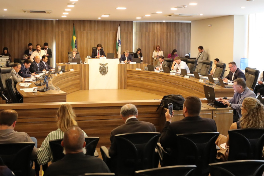 Reunião ocorreu no início da tarde desta terça-feira (26), no Auditório Legislativo.