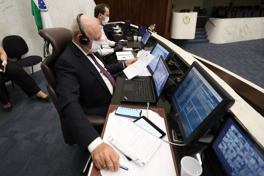 Presidente da Assembleia, deputado Ademar Traiano, durante realização da sessão plenária remota desta quarta-feira (15).