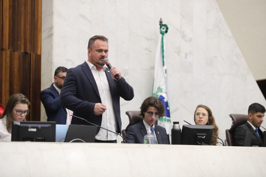 O deputado Alisson Wandscheer (SD) também conversou com deputados universitários nesta quinta-feira (27).