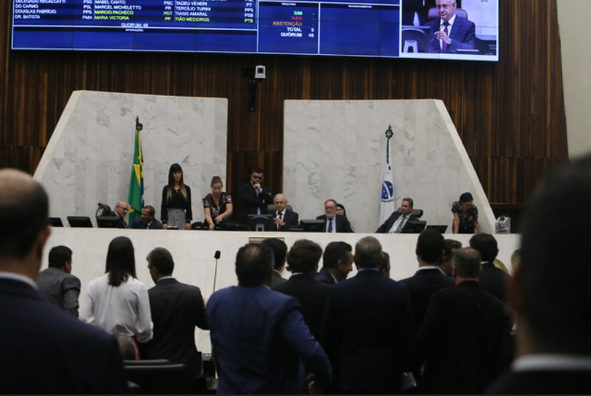 Resolução aprovada determina que notas fiscais sejam publicadas no Portal da Transparência para que a população possa acompanhar e fiscalizar a aplicação do dinheiro público.