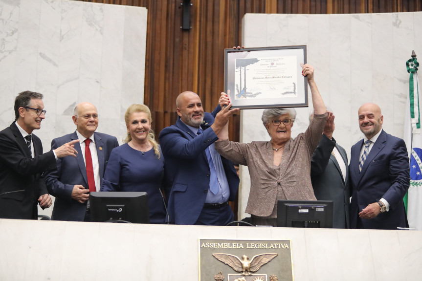 Philomena Maria Morello Raffagnin recebeu o título de Cidadã Honorária do Paraná.