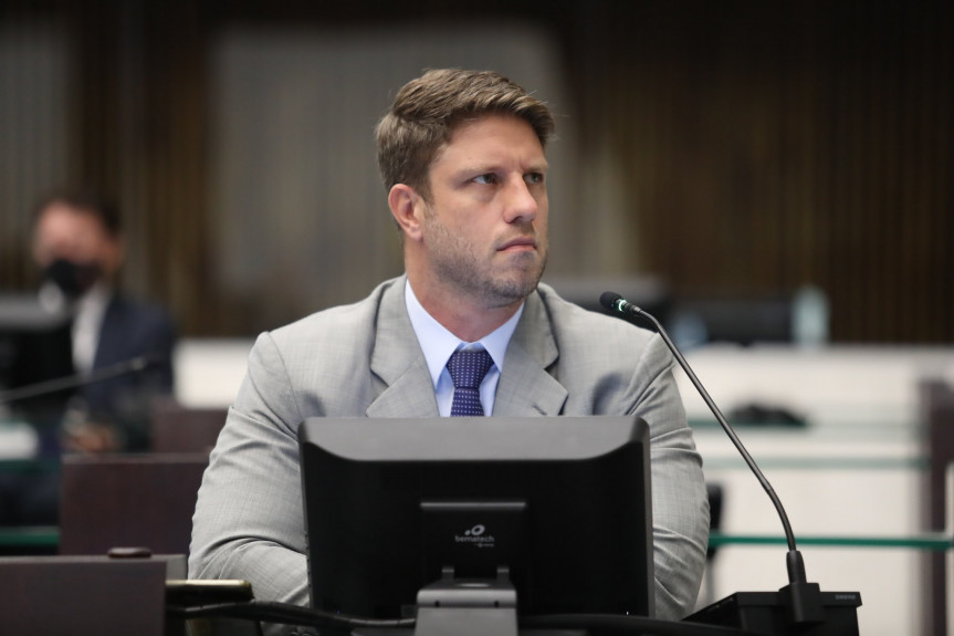 Deputado Requião Filho (MDB).