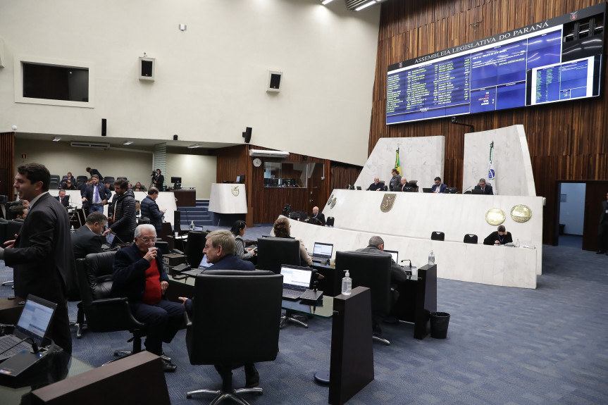 O projeto de lei 403/2022 que prevê a concessão de créditos no valor de quase R$ 229 milhões aos produtores de etanol foi aprovado na Assembleia Legislativa do Paraná.
