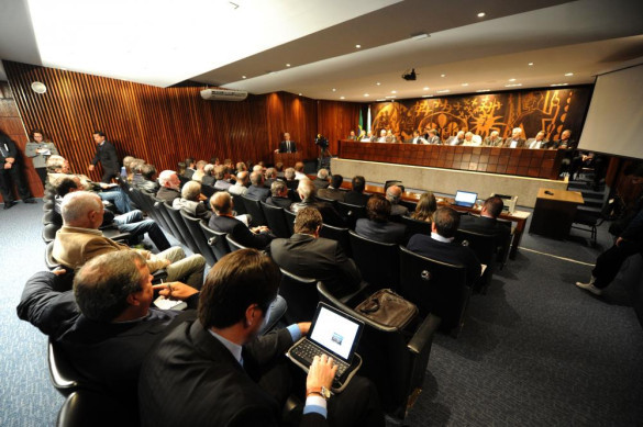 Assembleia debate reconhecimento do Paraná como estado livre da febre aftosa sem vacinação