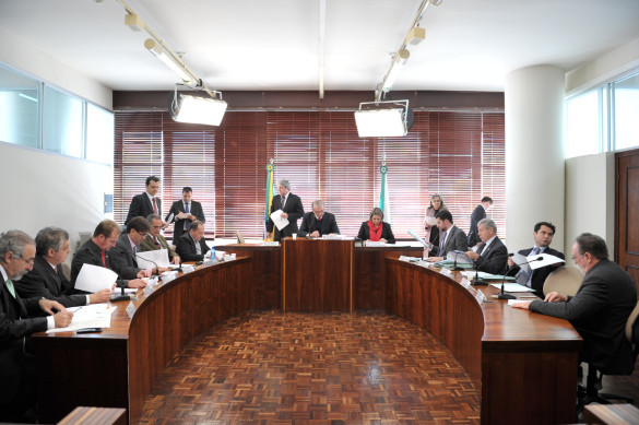 Pedido de vistas adia votação de emenda a projeto do Poder Executivo na CCJ