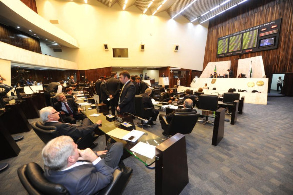 Projeto para oferta de energia elétrica mais barata é aprovado em primeira votação