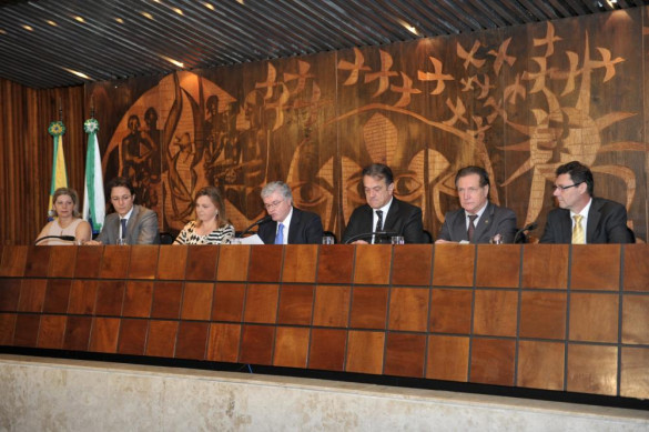 Aula inaugural marca lançamento de convênio de capacitação para servidores da Assembleia