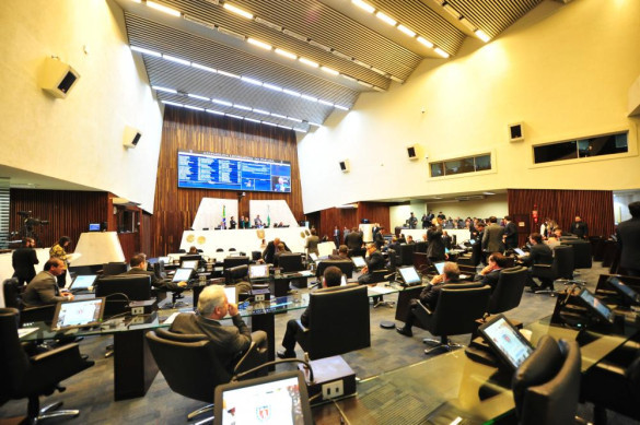 Deputados aprovam projetos instituindo campanhas de conscientização e prevenção de doenças